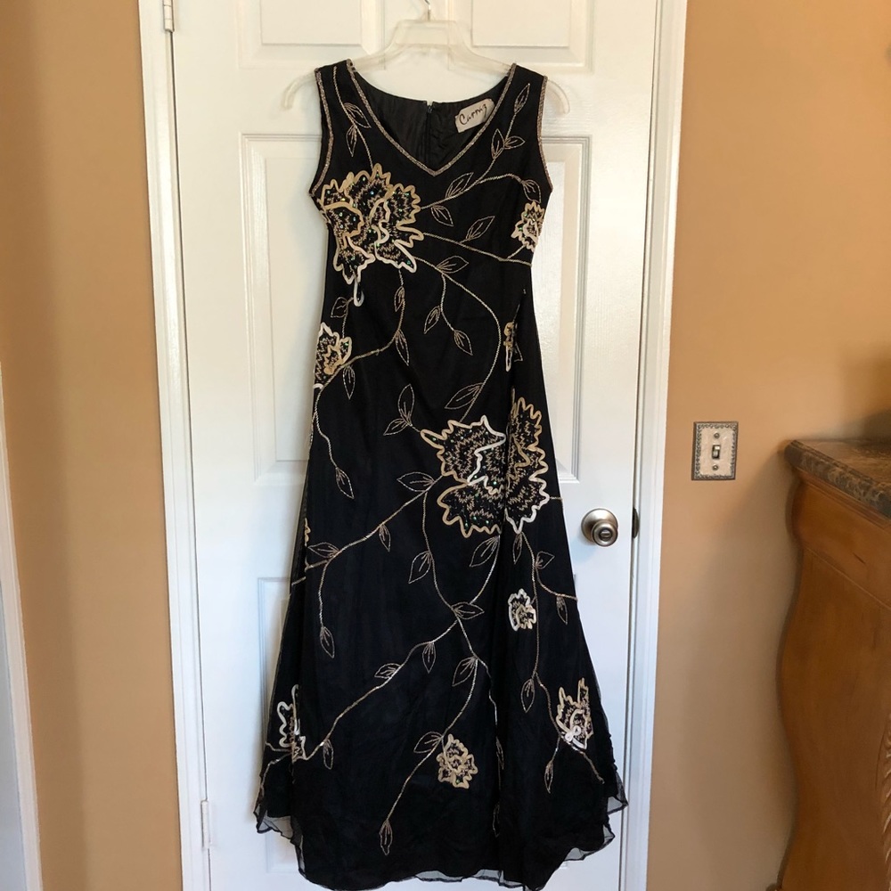 FORMAL BLACK DRESS WITH GOLD FLORAL DETAILING